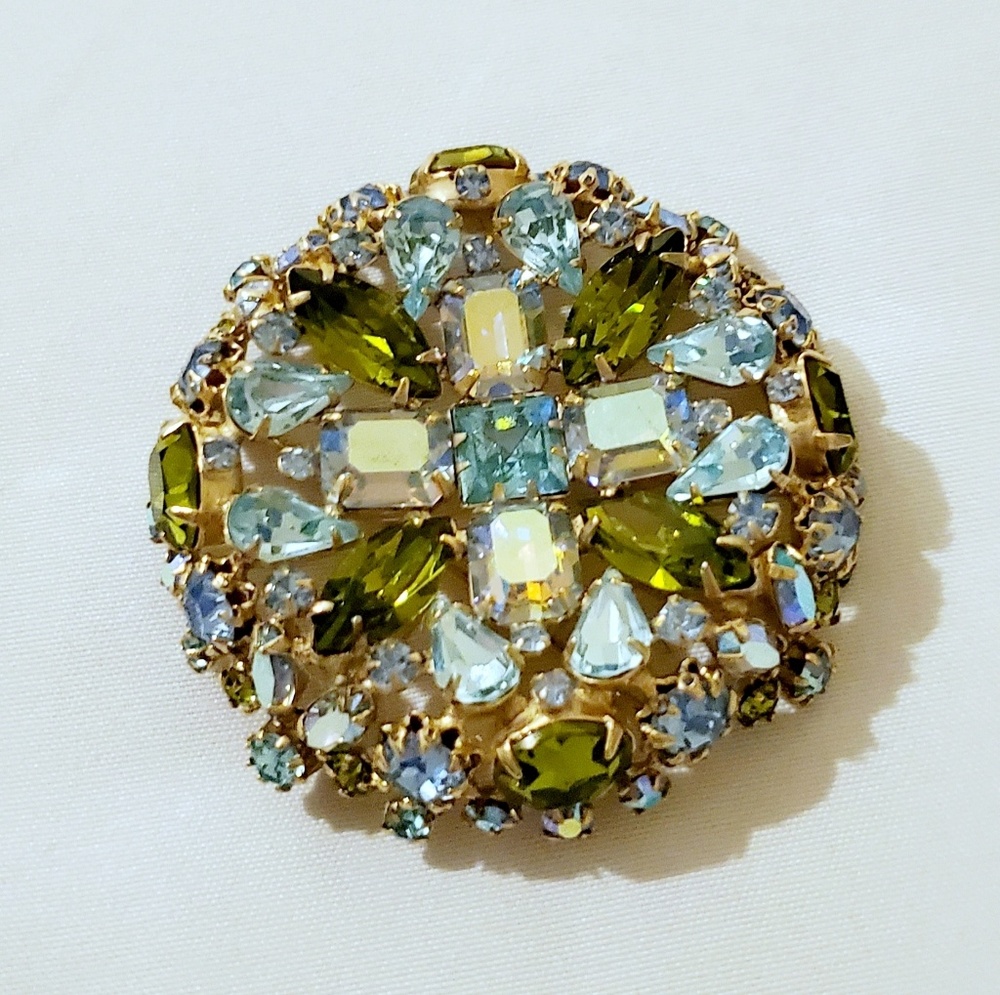 Vintage Schreiner signed Brooch